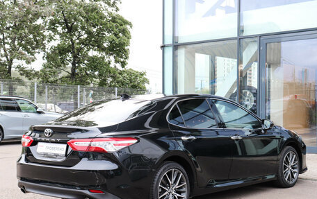 Toyota Camry, 2022 год, 3 590 000 рублей, 4 фотография