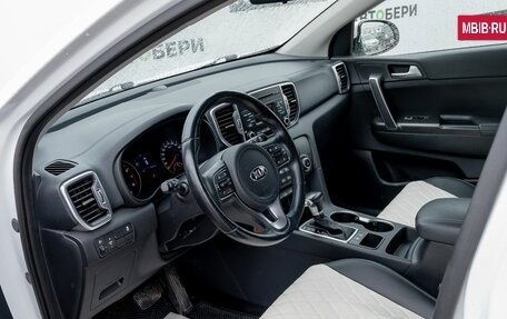 KIA Sportage IV рестайлинг, 2018 год, 2 360 000 рублей, 9 фотография
