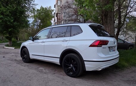 Volkswagen Tiguan II, 2018 год, 2 300 000 рублей, 6 фотография