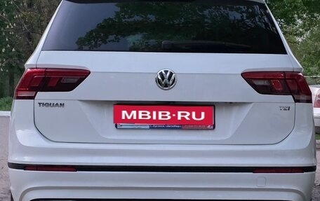 Volkswagen Tiguan II, 2018 год, 2 300 000 рублей, 4 фотография