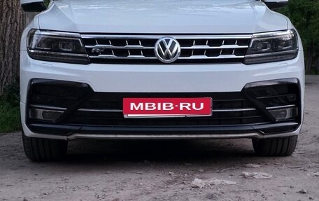 Volkswagen Tiguan II, 2018 год, 2 300 000 рублей, 3 фотография