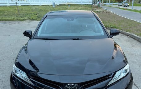 Toyota Camry, 2019 год, 2 890 000 рублей, 1 фотография