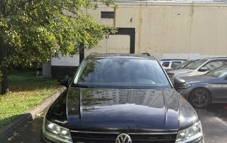 Volkswagen Tiguan II, 2020 год, 2 200 000 рублей, 2 фотография