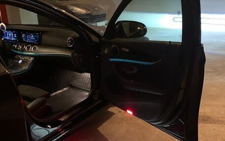 Mercedes-Benz E-Класс, 2020 год, 4 150 000 рублей, 5 фотография