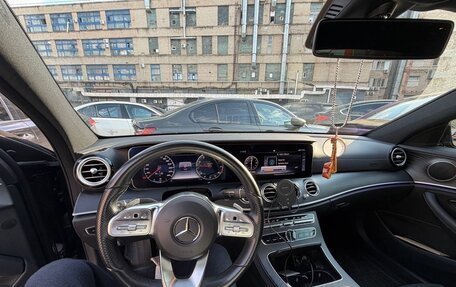 Mercedes-Benz E-Класс, 2020 год, 4 150 000 рублей, 2 фотография