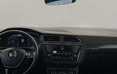 Volkswagen Tiguan II, 2017 год, 2 530 000 рублей, 5 фотография
