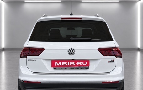Volkswagen Tiguan II, 2017 год, 2 530 000 рублей, 3 фотография