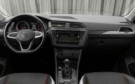 Volkswagen Tiguan II, 2021 год, 3 050 000 рублей, 8 фотография