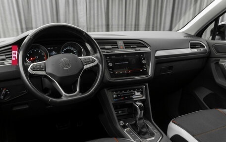Volkswagen Tiguan II, 2021 год, 3 050 000 рублей, 7 фотография