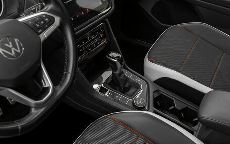 Volkswagen Tiguan II, 2021 год, 3 050 000 рублей, 15 фотография