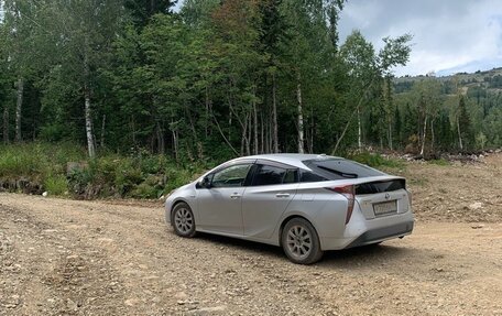 Toyota Prius, 2016 год, 1 700 000 рублей, 2 фотография
