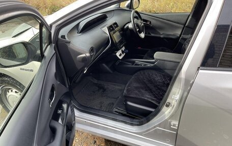 Toyota Prius, 2016 год, 1 700 000 рублей, 14 фотография