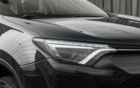 Toyota RAV4, 2017 год, 2 900 000 рублей, 24 фотография