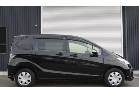 Honda Freed I, 2016 год, 1 050 000 рублей, 6 фотография