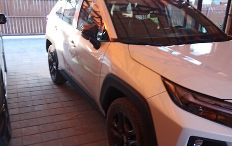 Toyota RAV4, 2025 год, 3 900 000 рублей, 3 фотография