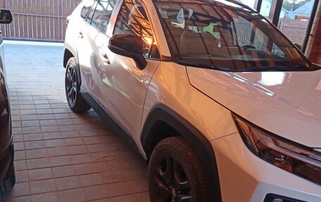 Toyota RAV4, 2025 год, 3 900 000 рублей, 6 фотография