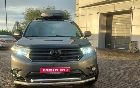 Toyota Highlander III, 2012 год, 2 399 000 рублей, 1 фотография
