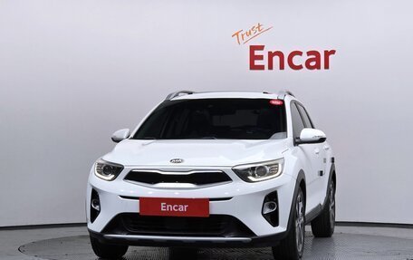 KIA Stonic, 2018 год, 1 300 000 рублей, 3 фотография