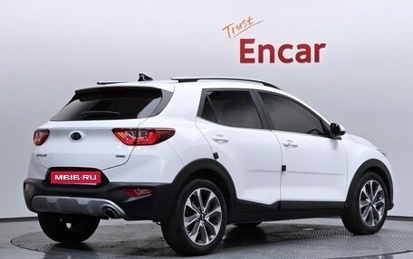 KIA Stonic, 2018 год, 1 300 000 рублей, 2 фотография