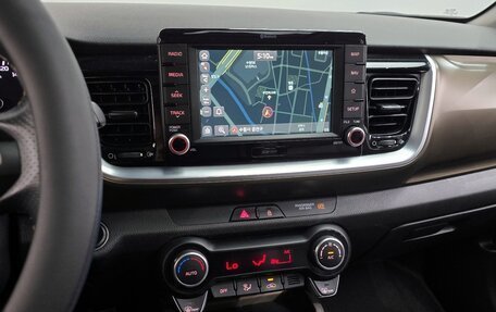 KIA Stonic, 2018 год, 1 300 000 рублей, 10 фотография