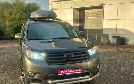Toyota Highlander III, 2012 год, 2 399 000 рублей, 8 фотография
