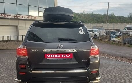 Toyota Highlander III, 2012 год, 2 399 000 рублей, 13 фотография