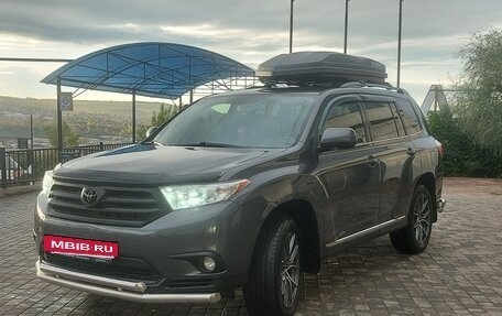 Toyota Highlander III, 2012 год, 2 399 000 рублей, 15 фотография