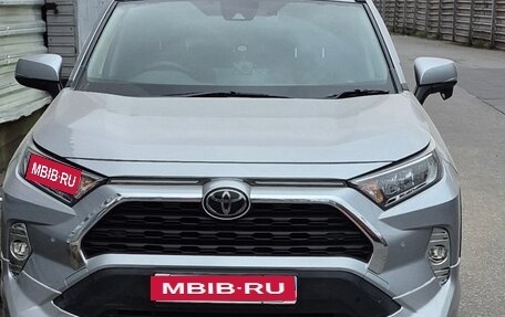 Toyota RAV4, 2019 год, 2 800 000 рублей, 1 фотография