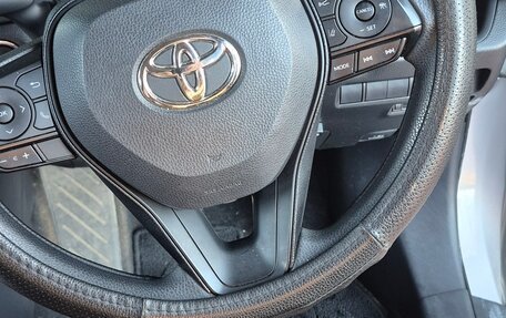 Toyota RAV4, 2019 год, 2 800 000 рублей, 9 фотография