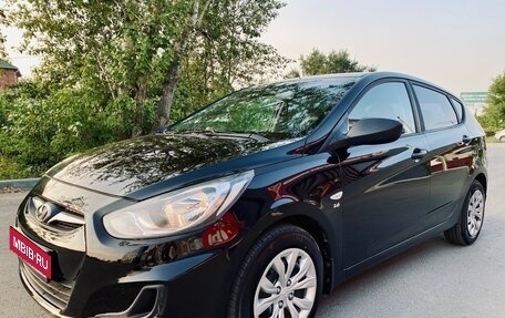 Hyundai Solaris II рестайлинг, 2011 год, 740 000 рублей, 1 фотография