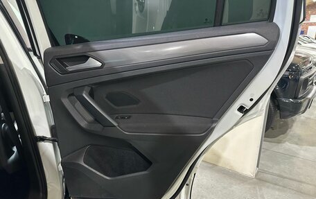 Volkswagen Tiguan II, 2020 год, 2 450 000 рублей, 17 фотография