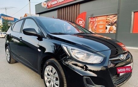 Hyundai Solaris II рестайлинг, 2011 год, 740 000 рублей, 4 фотография
