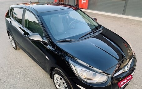 Hyundai Solaris II рестайлинг, 2011 год, 740 000 рублей, 3 фотография