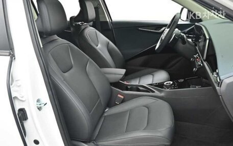 KIA Niro, 2022 год, 2 580 000 рублей, 8 фотография