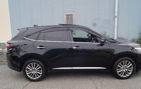 Toyota Harrier, 2017 год, 1 700 000 рублей, 6 фотография