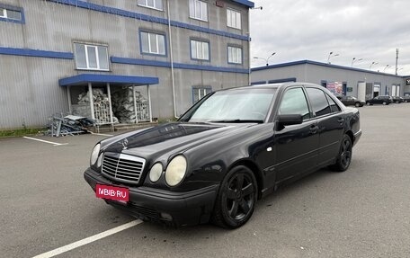Mercedes-Benz E-Класс, 1998 год, 435 000 рублей, 1 фотография