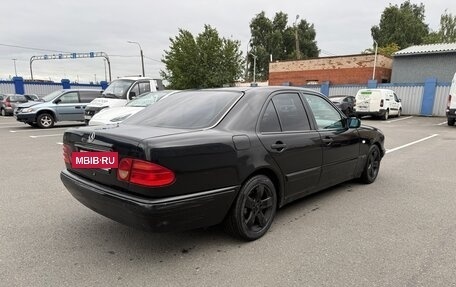 Mercedes-Benz E-Класс, 1998 год, 435 000 рублей, 5 фотография