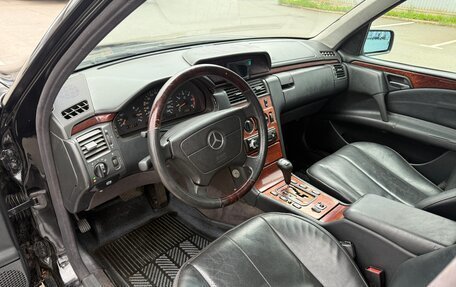 Mercedes-Benz E-Класс, 1998 год, 435 000 рублей, 9 фотография