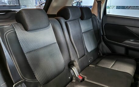 Mitsubishi Outlander III рестайлинг 3, 2019 год, 1 950 000 рублей, 10 фотография