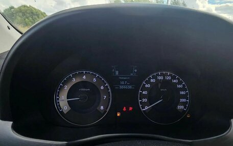 Hyundai Solaris II рестайлинг, 2011 год, 360 000 рублей, 6 фотография