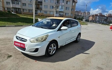 Hyundai Solaris II рестайлинг, 2011 год, 360 000 рублей, 2 фотография
