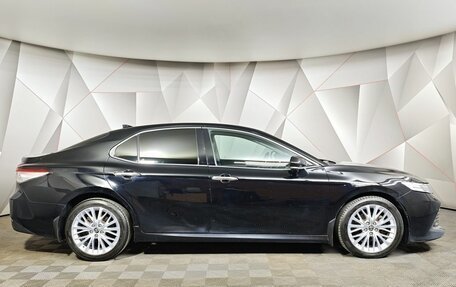 Toyota Camry, 2018 год, 2 099 000 рублей, 6 фотография