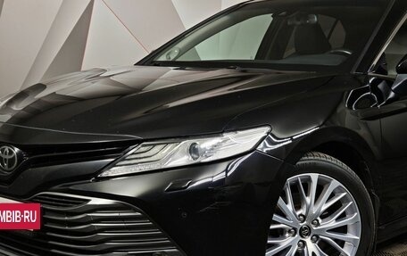 Toyota Camry, 2018 год, 2 099 000 рублей, 10 фотография
