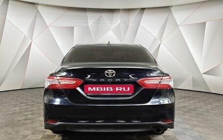Toyota Camry, 2018 год, 2 099 000 рублей, 8 фотография