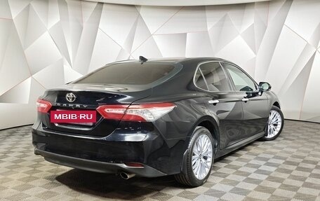 Toyota Camry, 2018 год, 2 099 000 рублей, 2 фотография