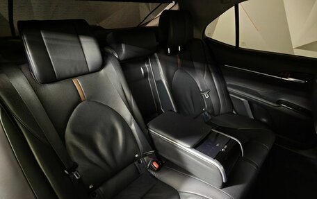 Toyota Camry, 2018 год, 2 099 000 рублей, 17 фотография