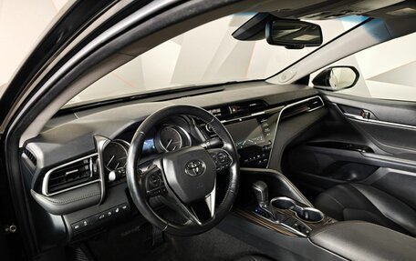 Toyota Camry, 2018 год, 2 099 000 рублей, 19 фотография