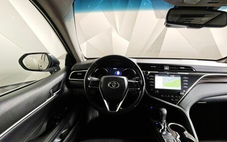 Toyota Camry, 2018 год, 2 099 000 рублей, 20 фотография
