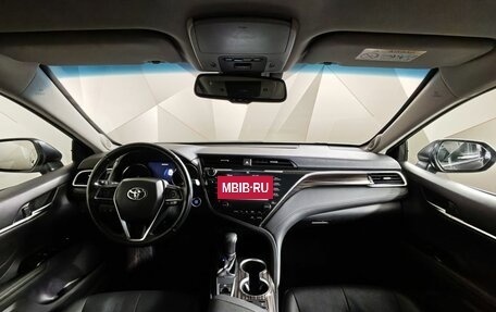 Toyota Camry, 2018 год, 2 099 000 рублей, 14 фотография