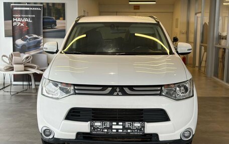 Mitsubishi Outlander III рестайлинг 3, 2013 год, 1 269 000 рублей, 2 фотография